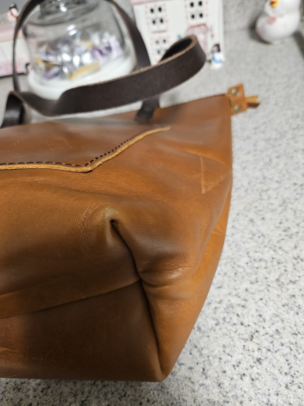 Everyday Leather Tote in Warm Tan with Dark Brown Handles Medium. - Picture 9 of 12